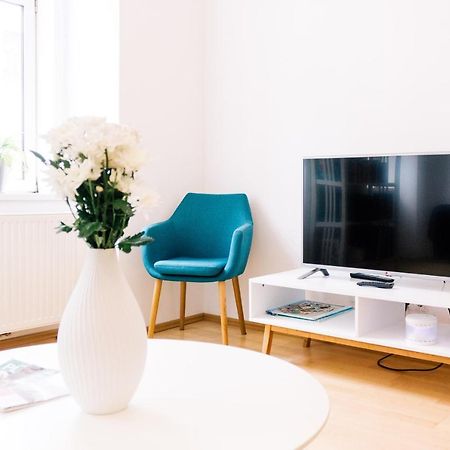 Bright, Central And Stylish City Apartment Вена Экстерьер фото