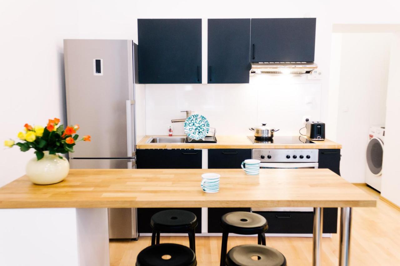 Bright, Central And Stylish City Apartment Вена Экстерьер фото